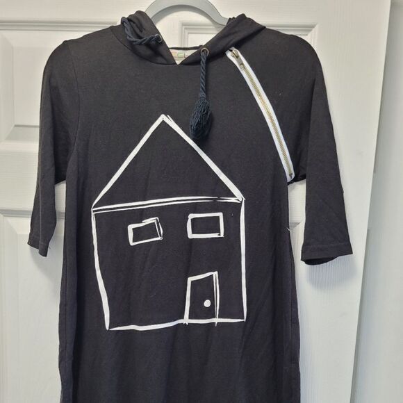 Teela NEW YORK Kids Size 16 Casual loose dress with hoodie black front print - Picture 1 of 8